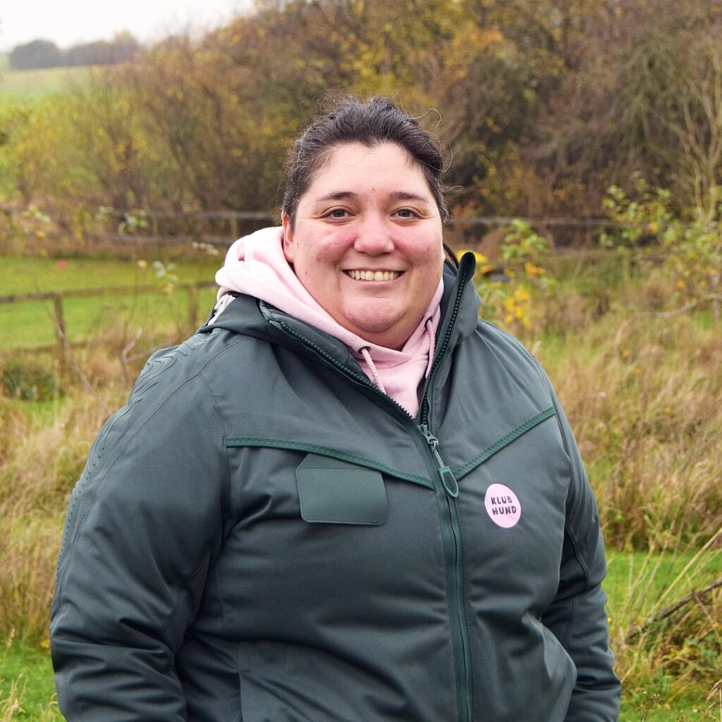 Professionel hundetræner Maria Aagaard hvalpehold, hundetræning, unghundetræing, lydighedstræning København, Køge, Ringsted, Sjælland